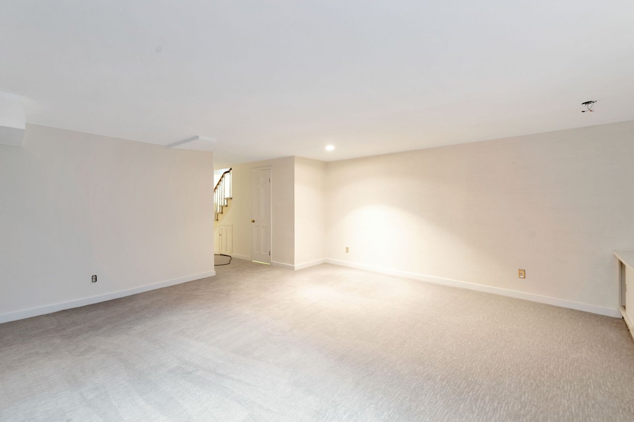 BAYVIEW VILLAGE TOWNHOME