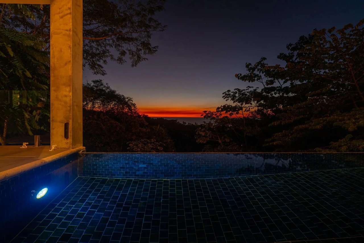Rooftop Pool Modern Luxury Estate, Manuel Antonio, Puntarenas