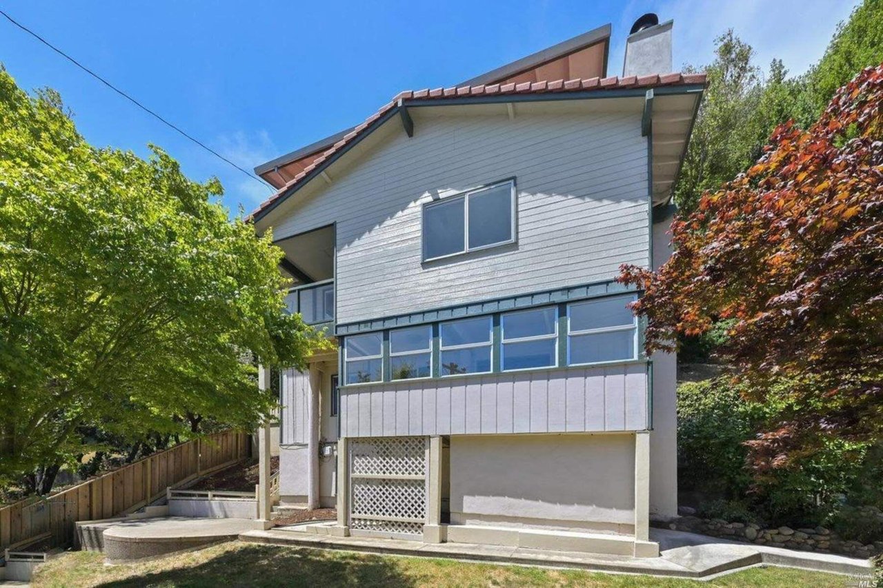 23-25 Buckelew St