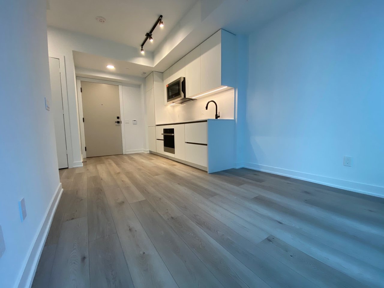 327 King St W, Unit 3104