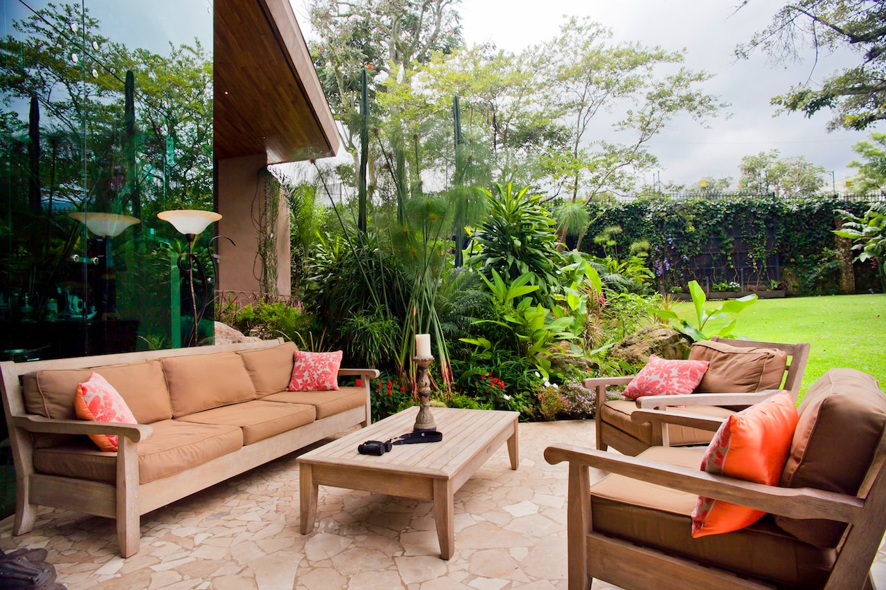 Private Secure Garden Estate, Escazu, San Jose
