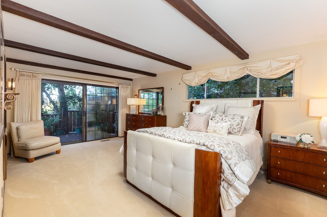Fabulous single-story home located on the Westside of Alamo