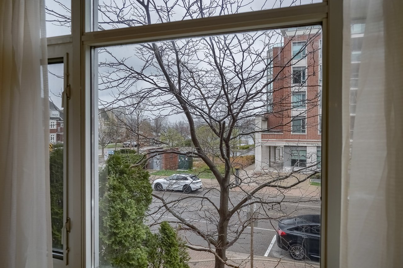 80 Port St E #212 