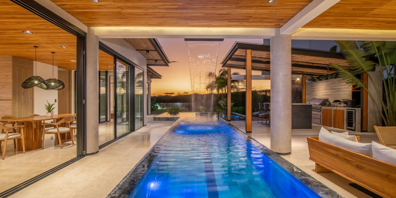 Contemporary Tropical Golf Estate, Santa Ana, San Jose