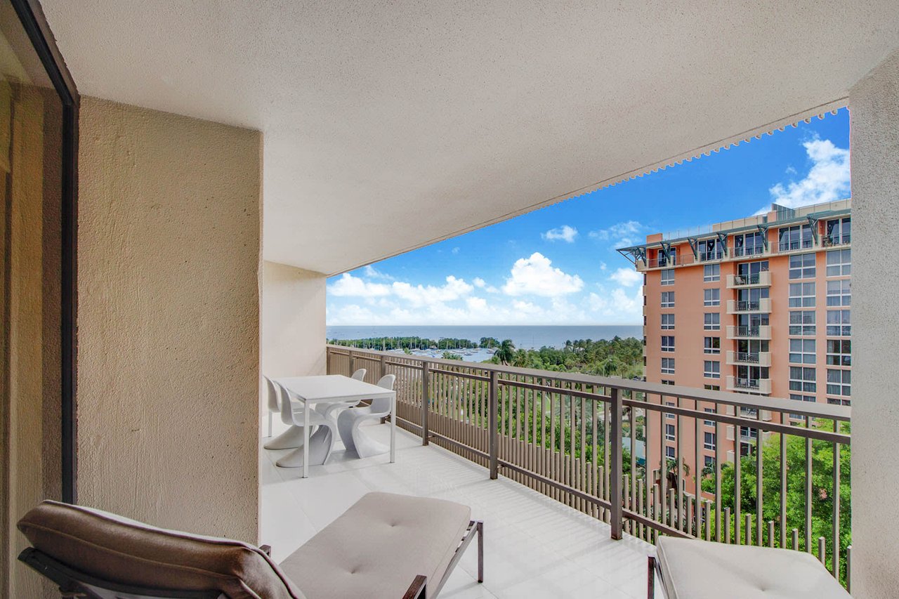 2901 S Bayshore Drive Unit: 8D