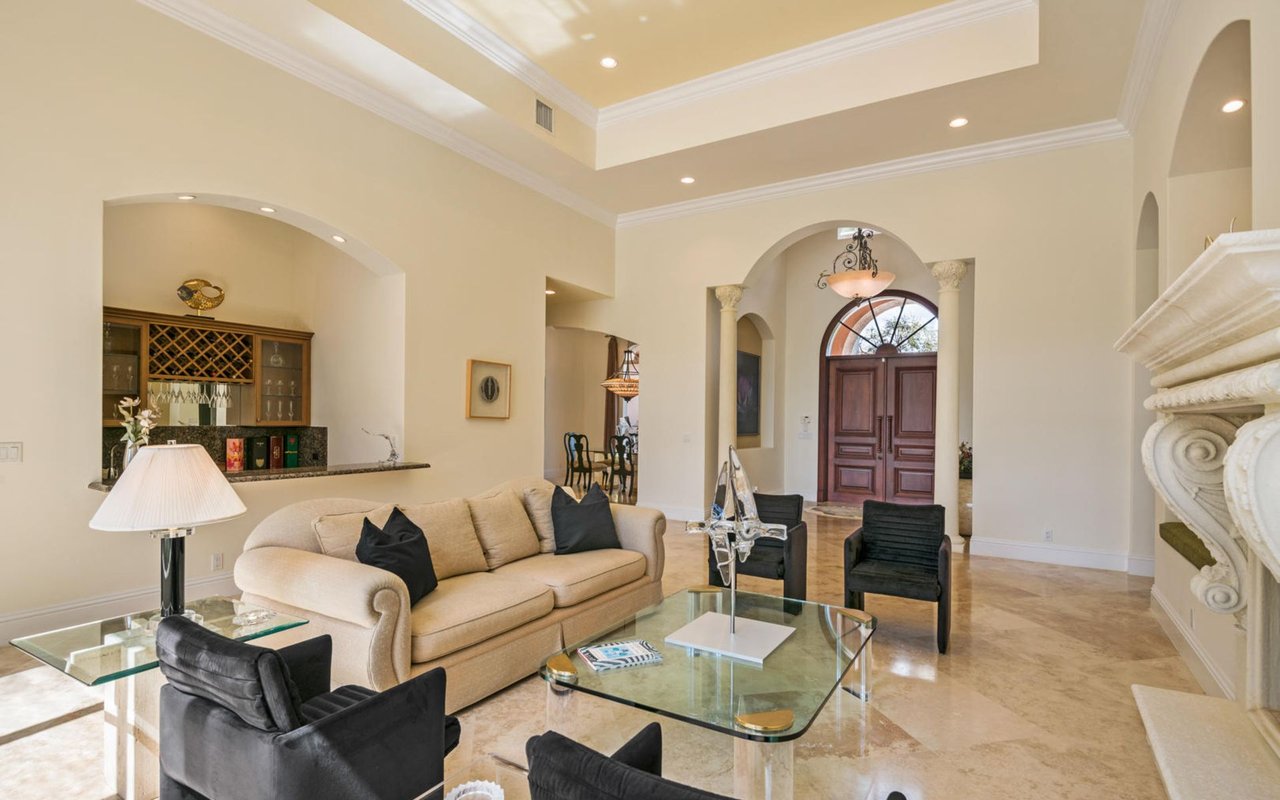 17125 Ave Le Rivage