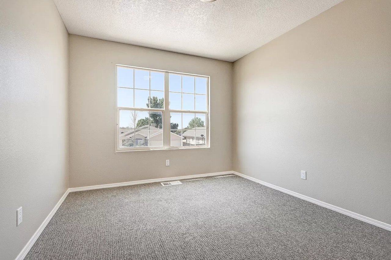33 Violeta Place Los Lunas
