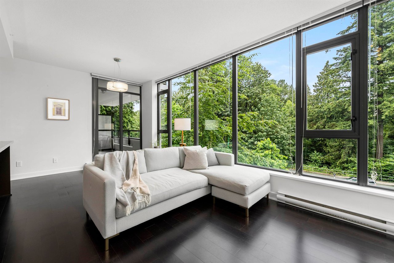 303-7088 18th Ave