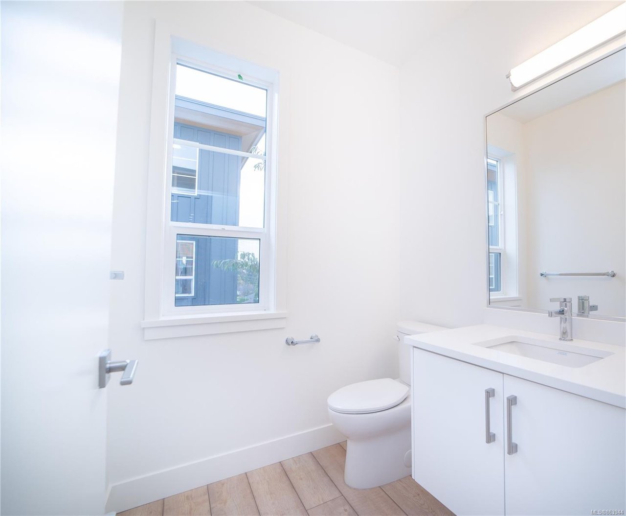 3-1052 Tillicum Rd, Saanich