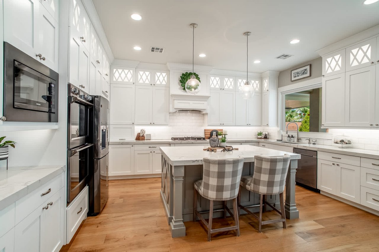 258 W Blue Quartz Dr
