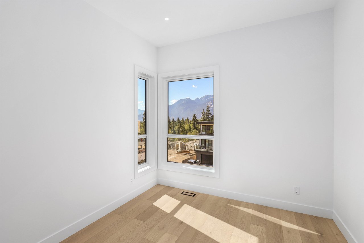 26-3385 Mamquam Rd