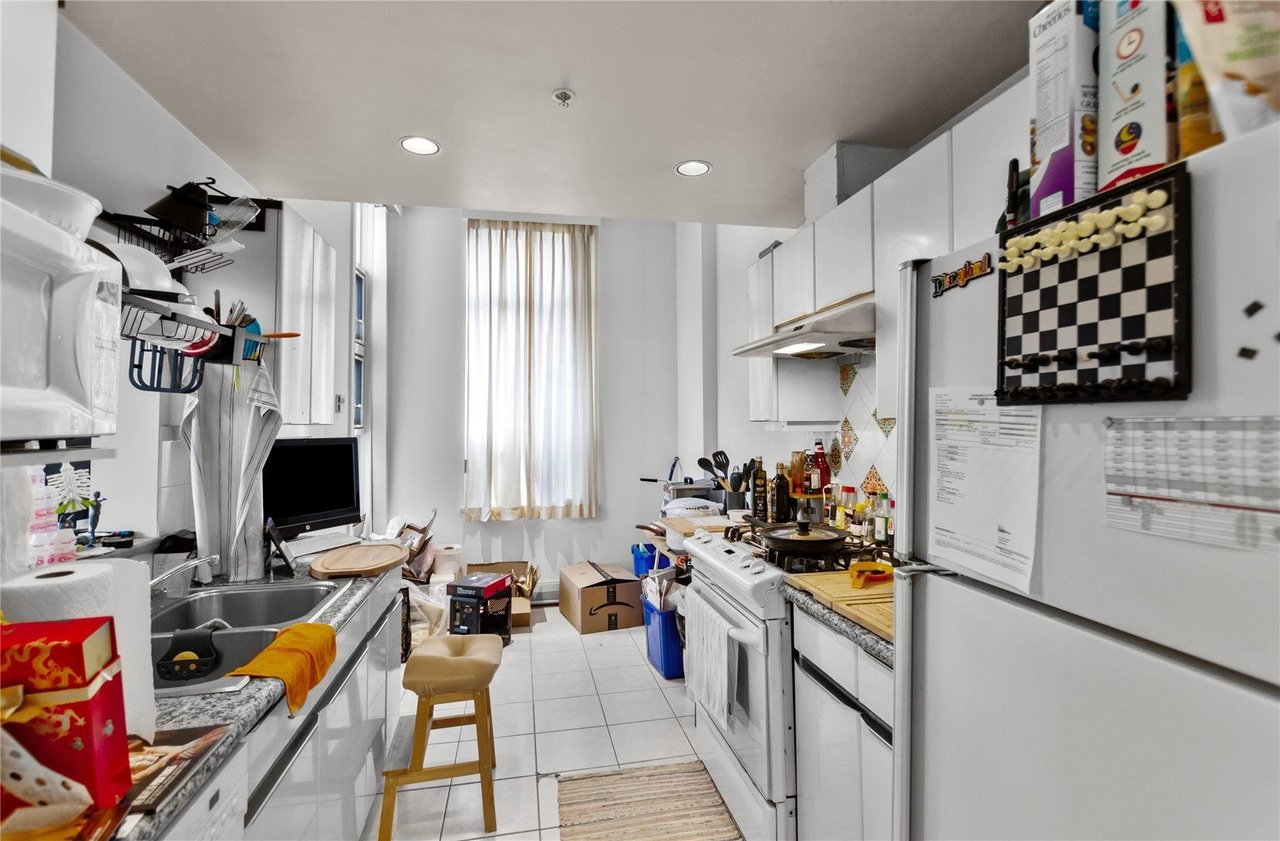 104-651 W 45th Ave