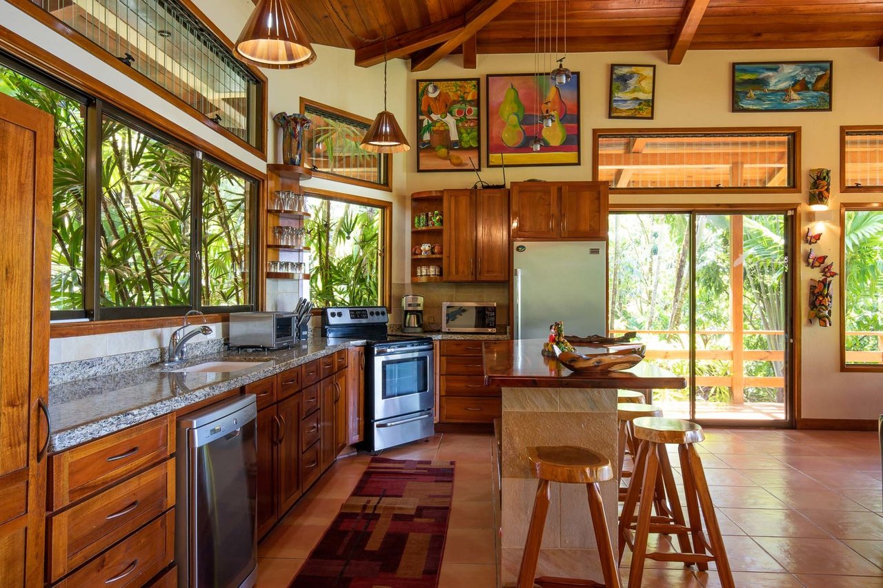 Lush Garden Multi Home Estate, Dominical, Puntarenas