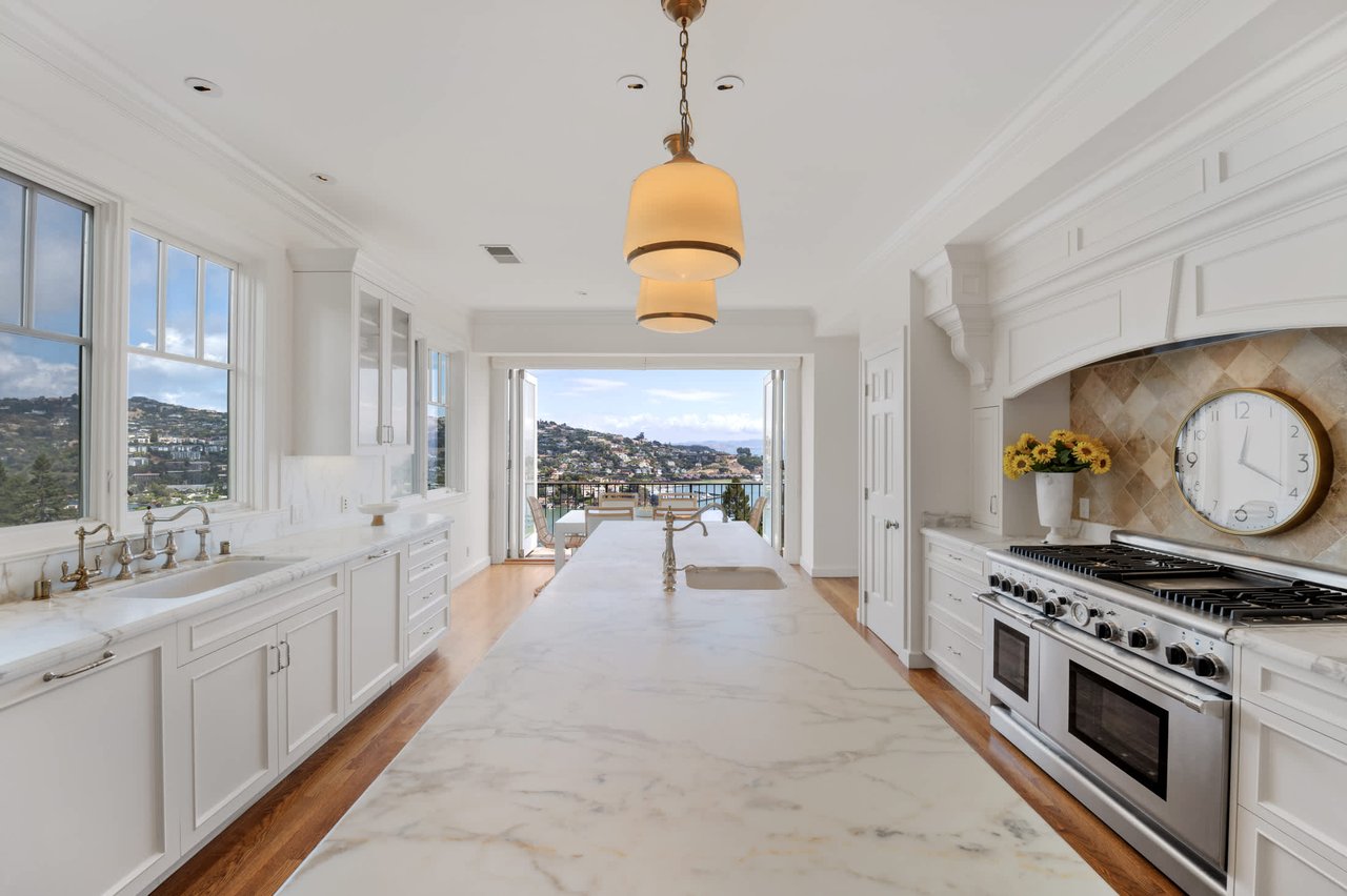 Iconic Belvedere View Estate