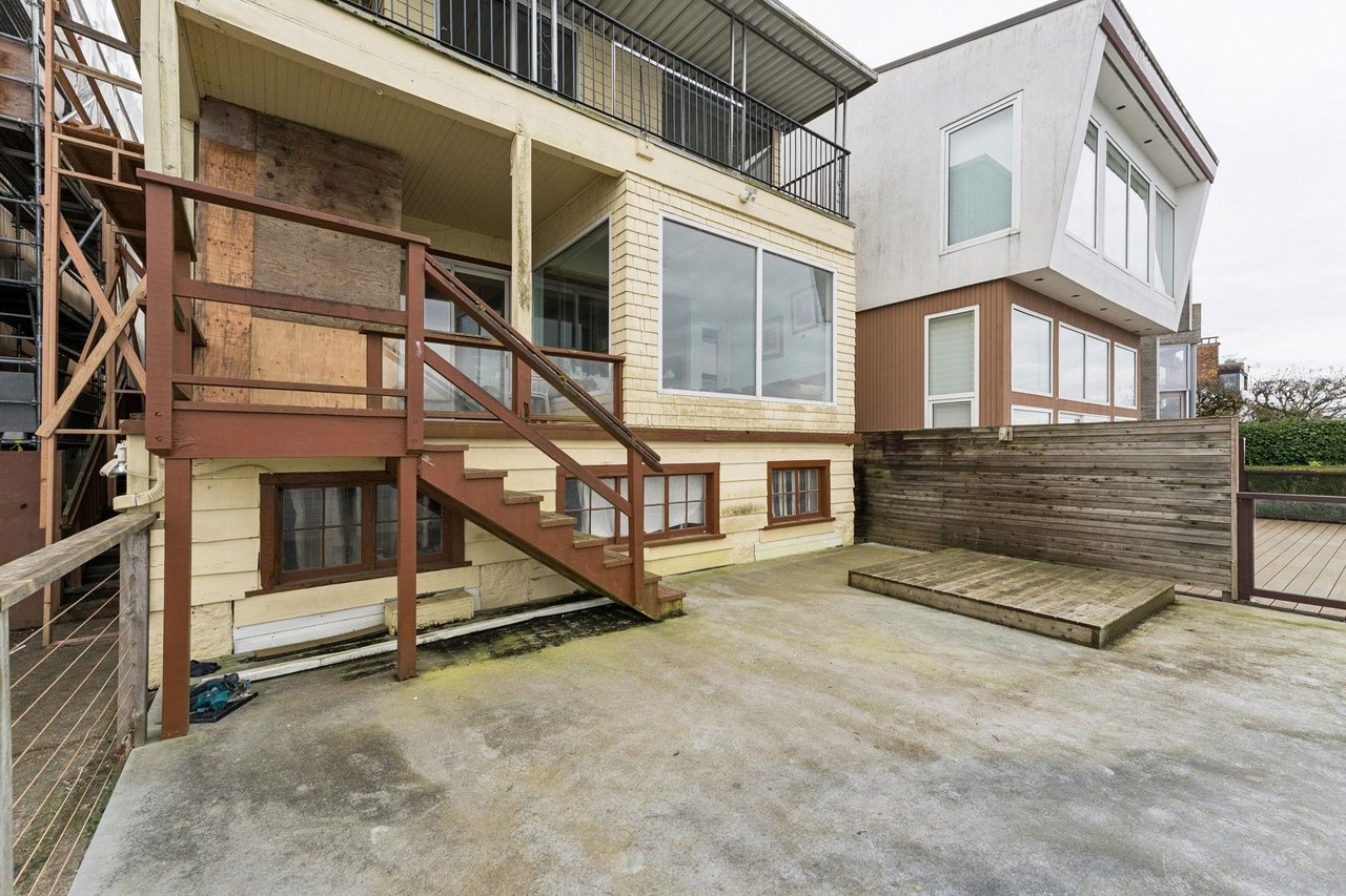 3243 Point Grey Rd