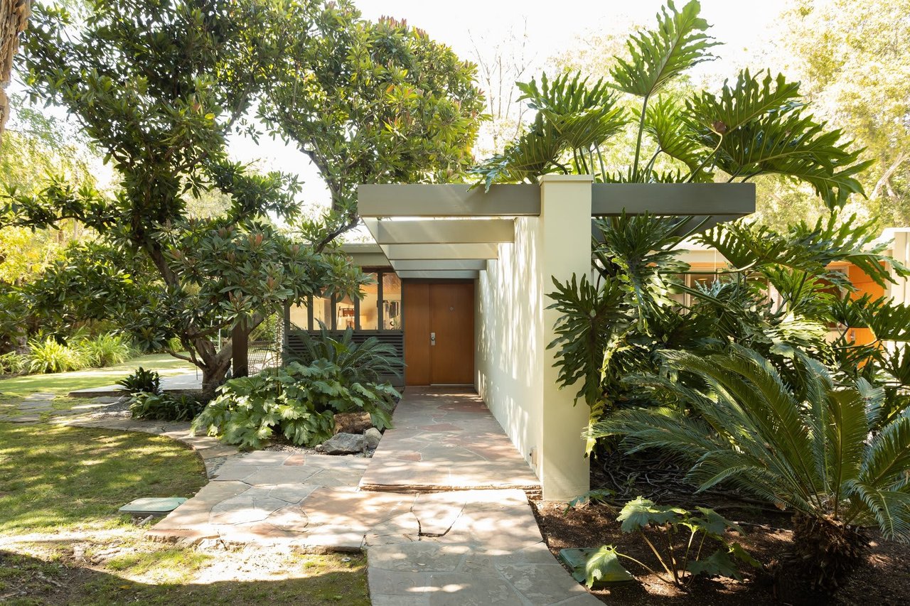 Elusive Richard Neutra-designed Midcentury Treasure Hits the Market
