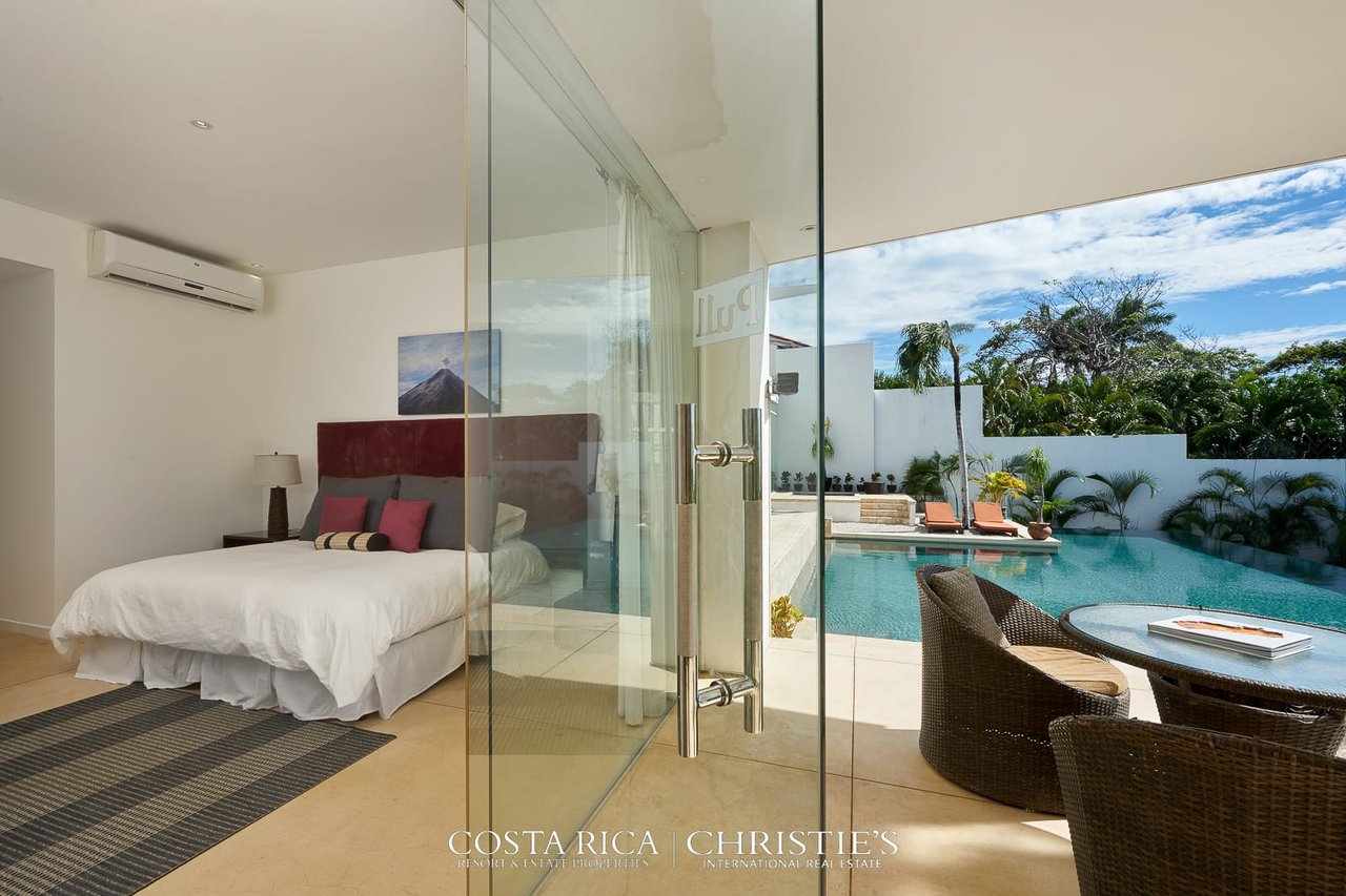 Oceanfront Casa Crystal