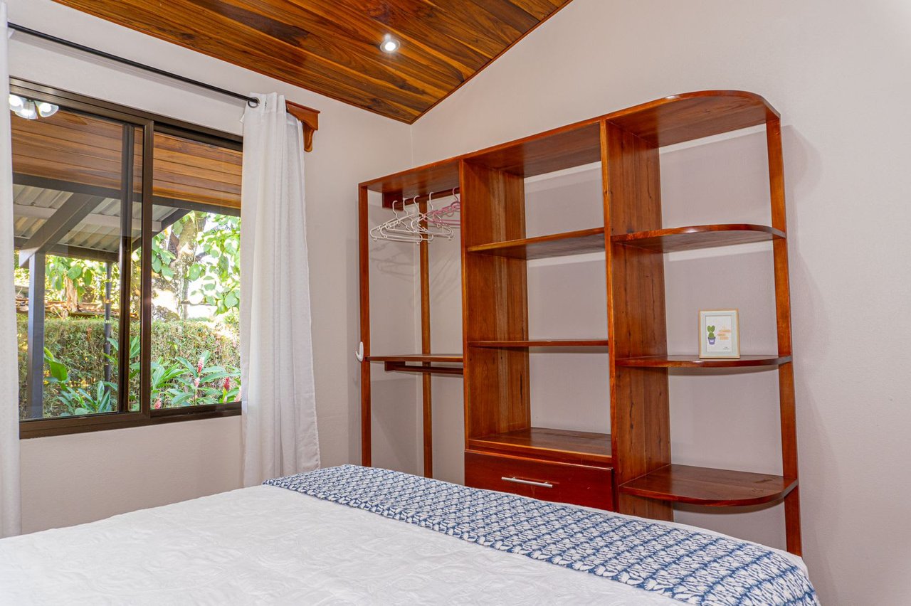 Cozy 2 Bedrooms Casita in Uvita.  Walk to the Beach!