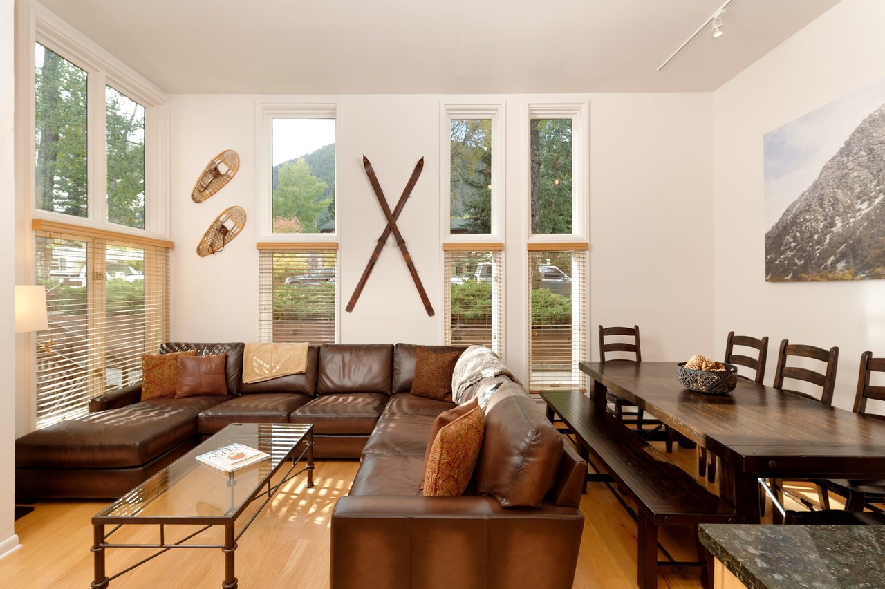 900 E Durant Street Unit: B-105