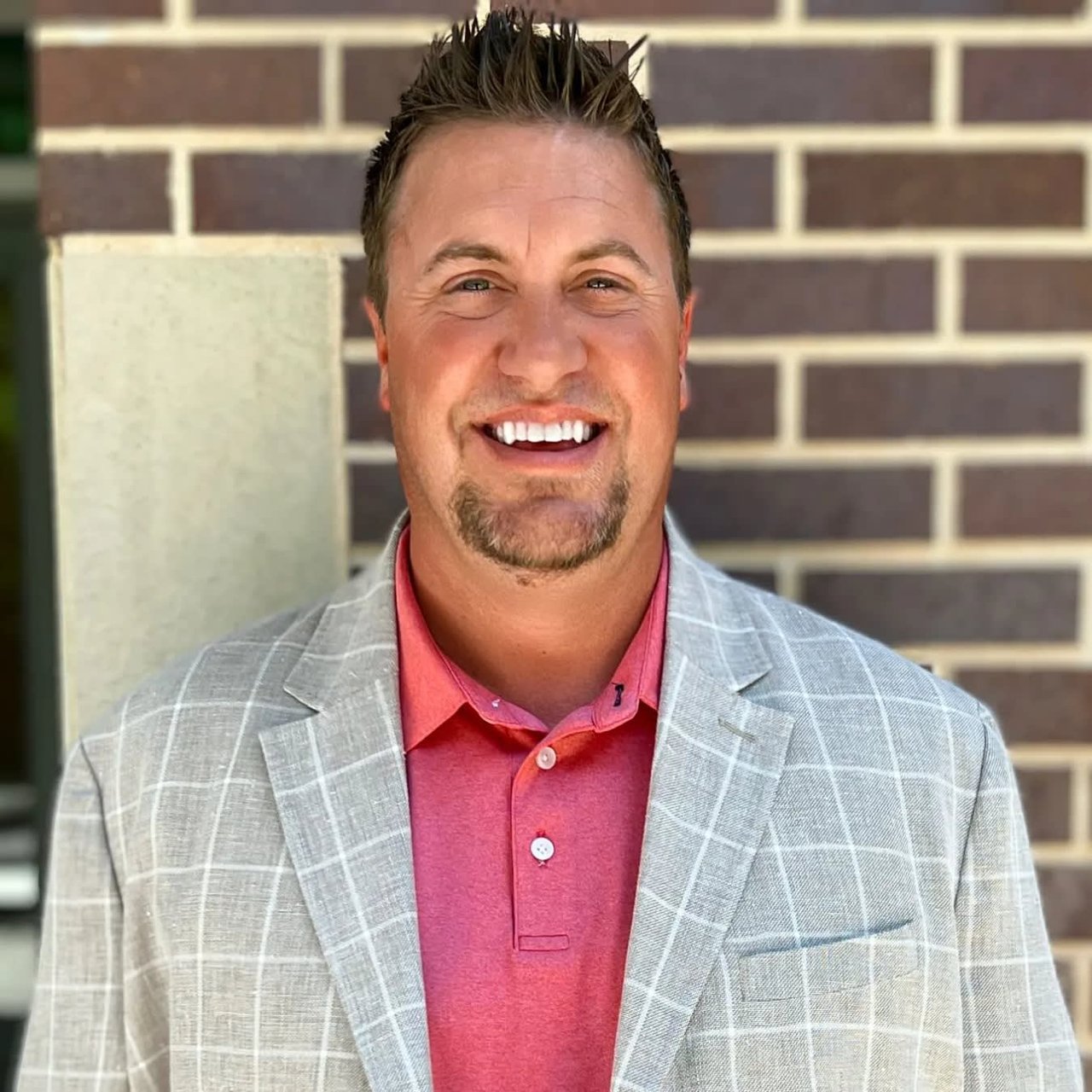 a profile photo of realtor Jason Carney