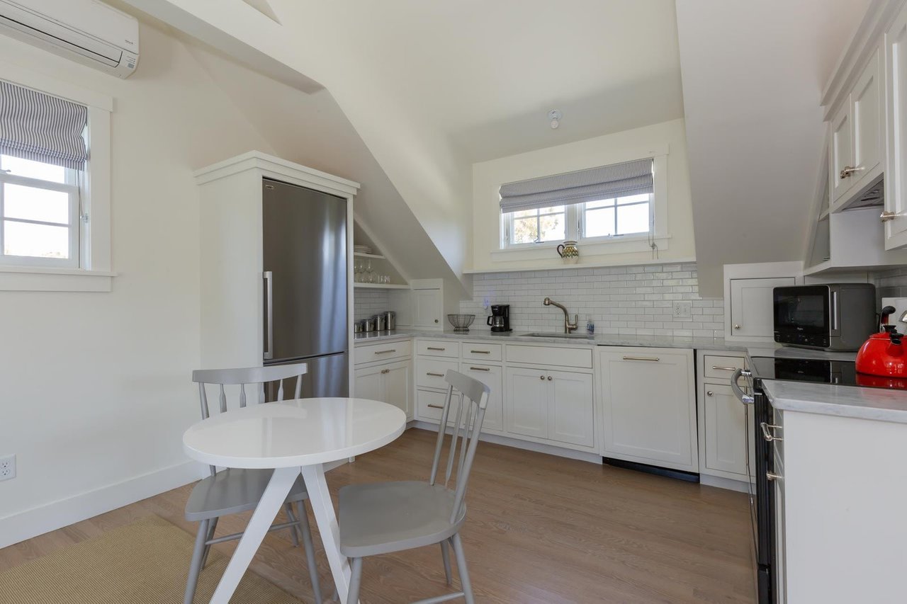 12 Pond View Dr