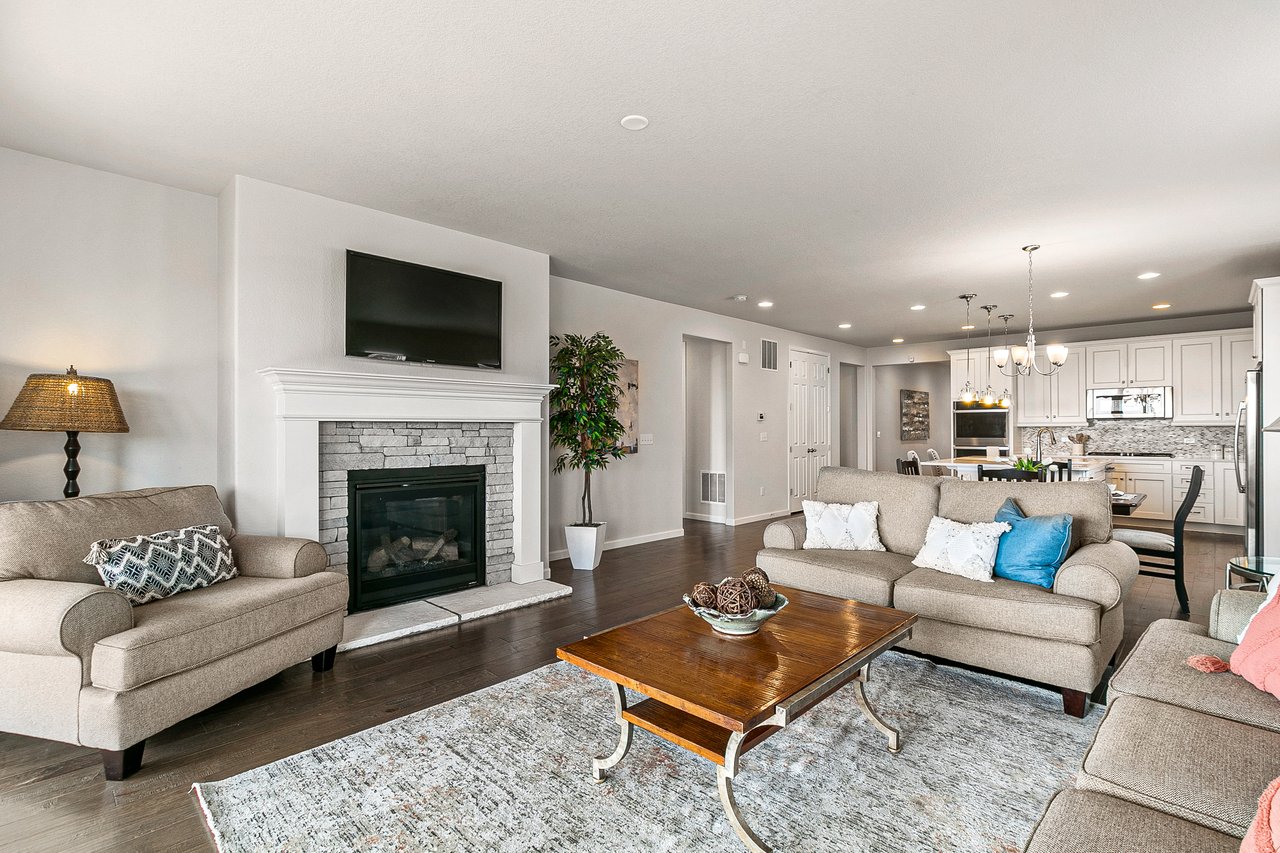 3635 White Rose Loop