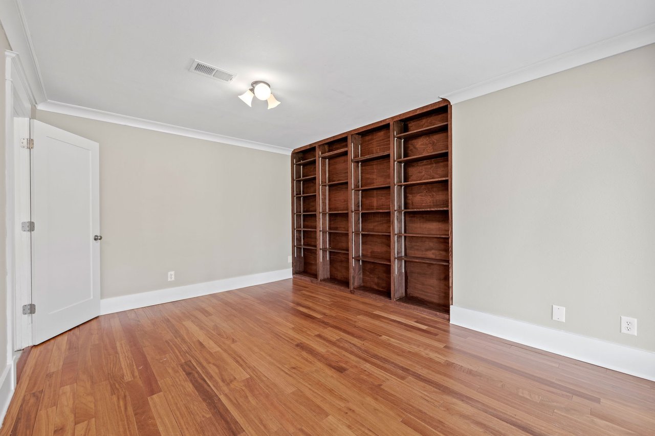 2912 Ashbury Drive