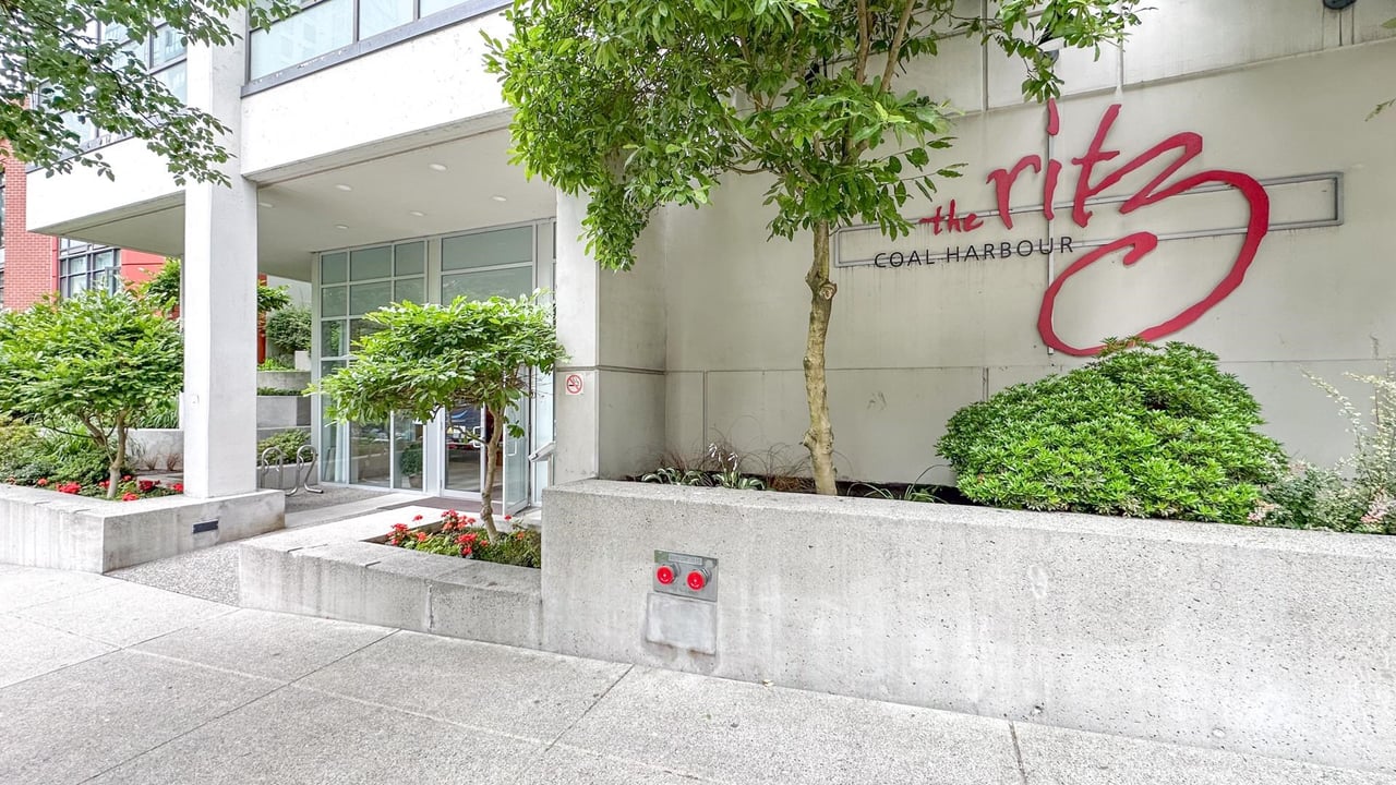 1001-1211 Melville St