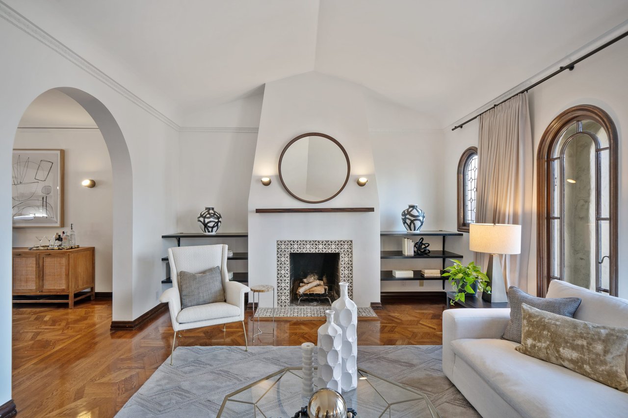 EXCEPTIONAL MARINA HOME