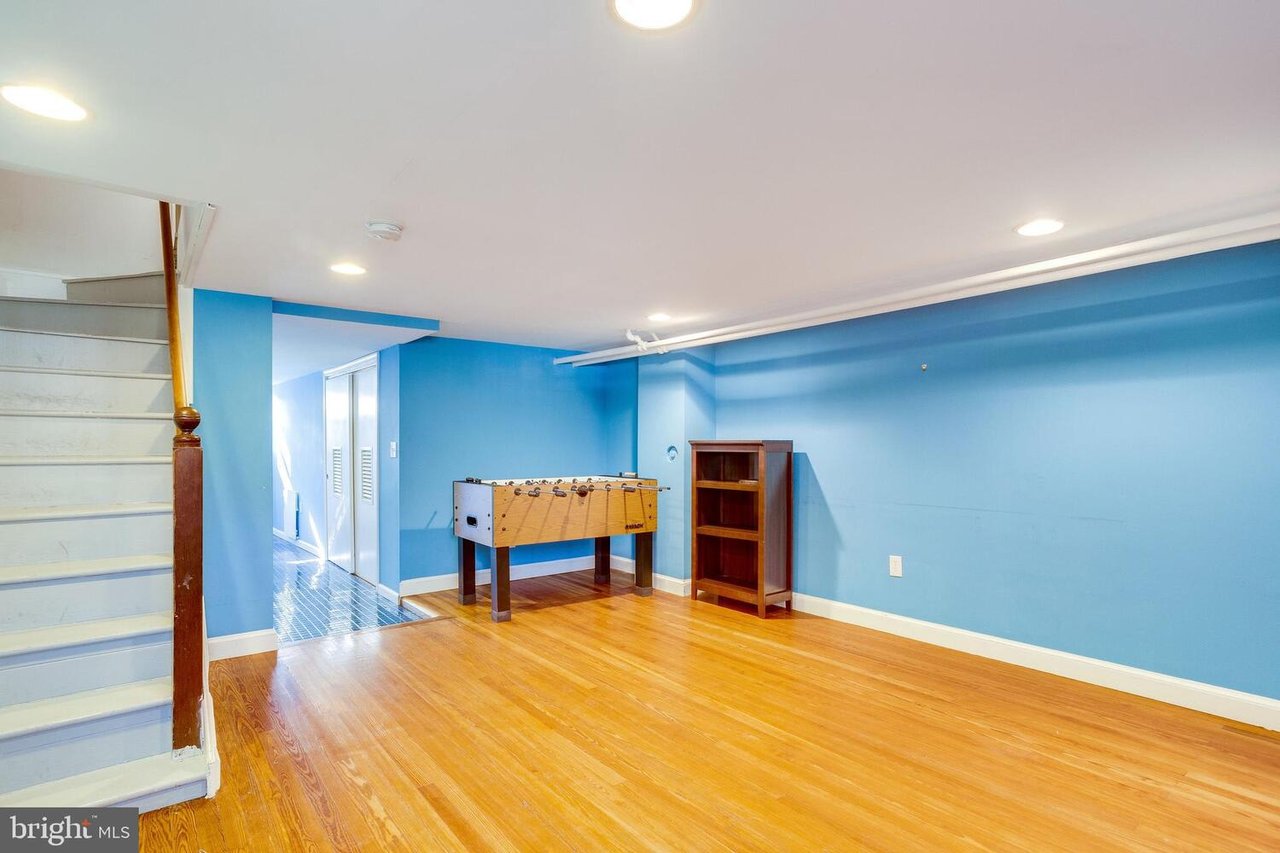 434 Longfellow St NW