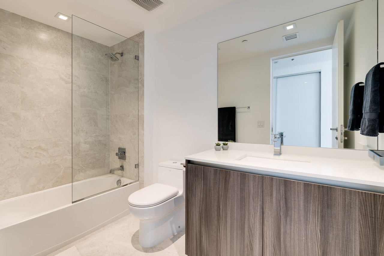 Aria on the Bay | Edgewater
