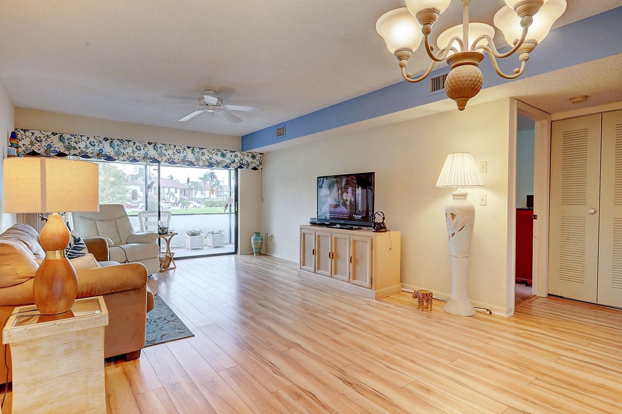 1401 Pinecrest Cir, Unit B