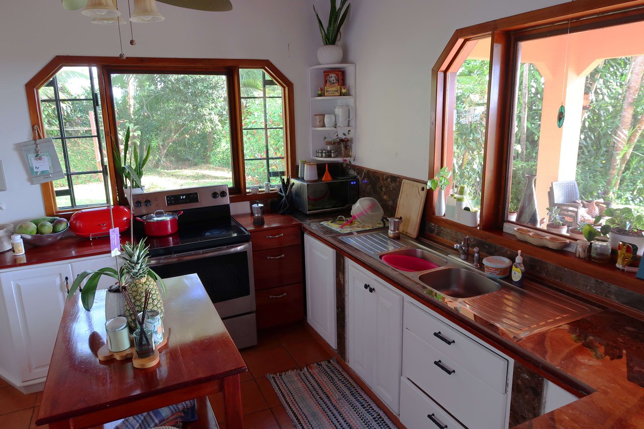 Casa Puesta Del Sol, Front Ridge Ocean View Home in Ojochal