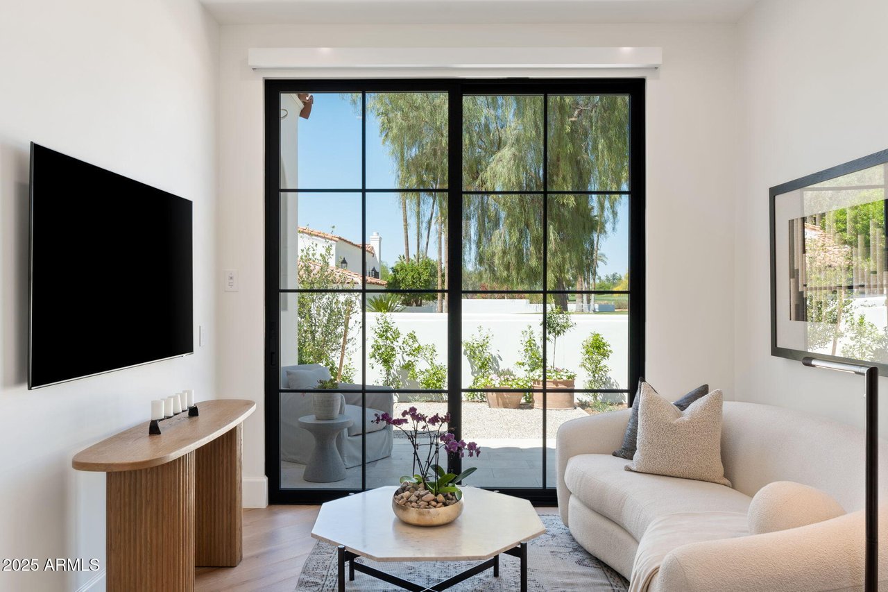 7501 N Eucalyptus Dr