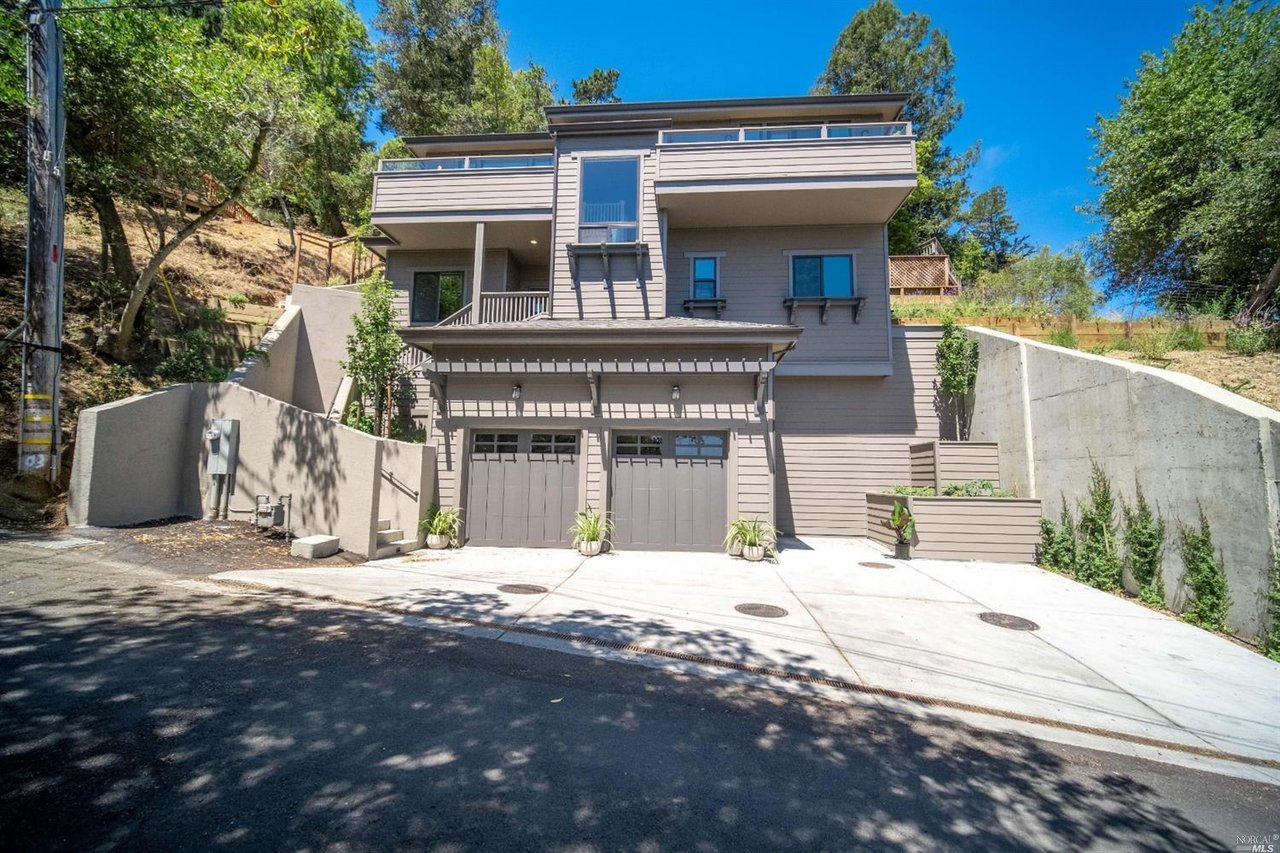 760 Bay Rd