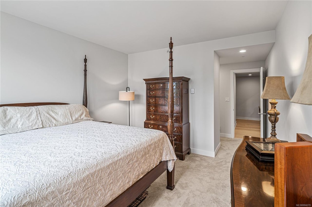 503-999 Burdett Ave