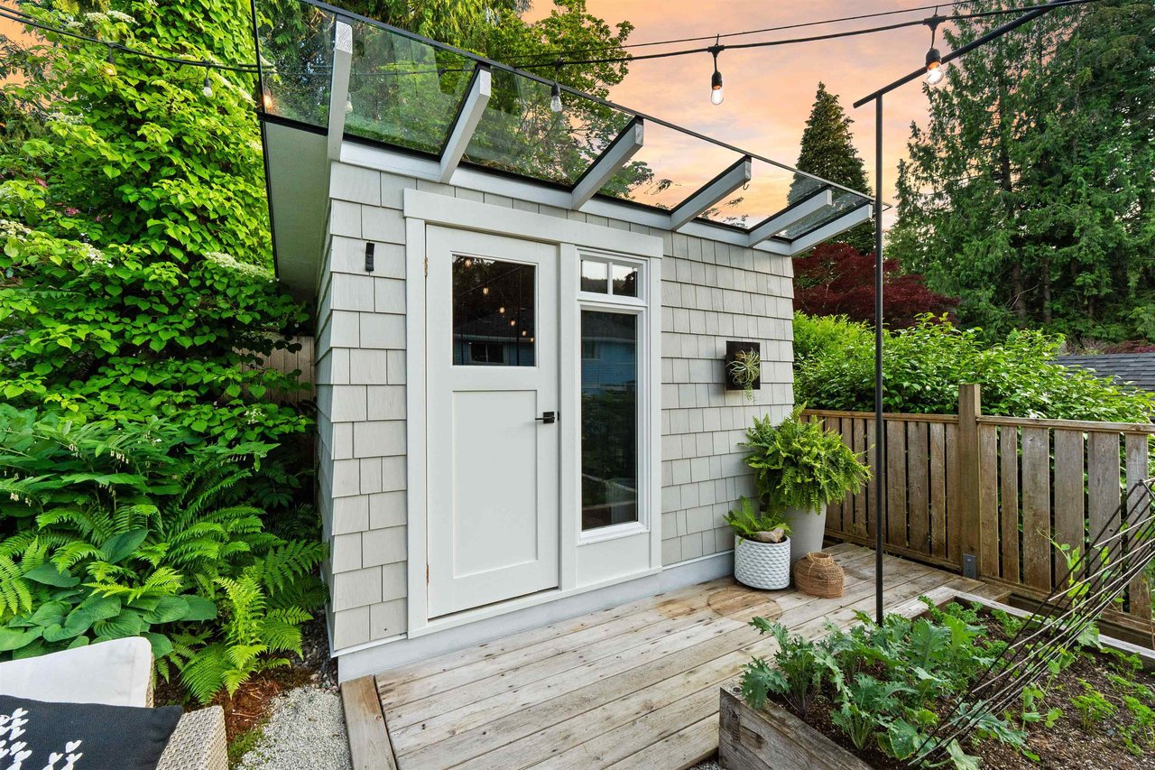 4365 Raeburn Street, North Vancouver