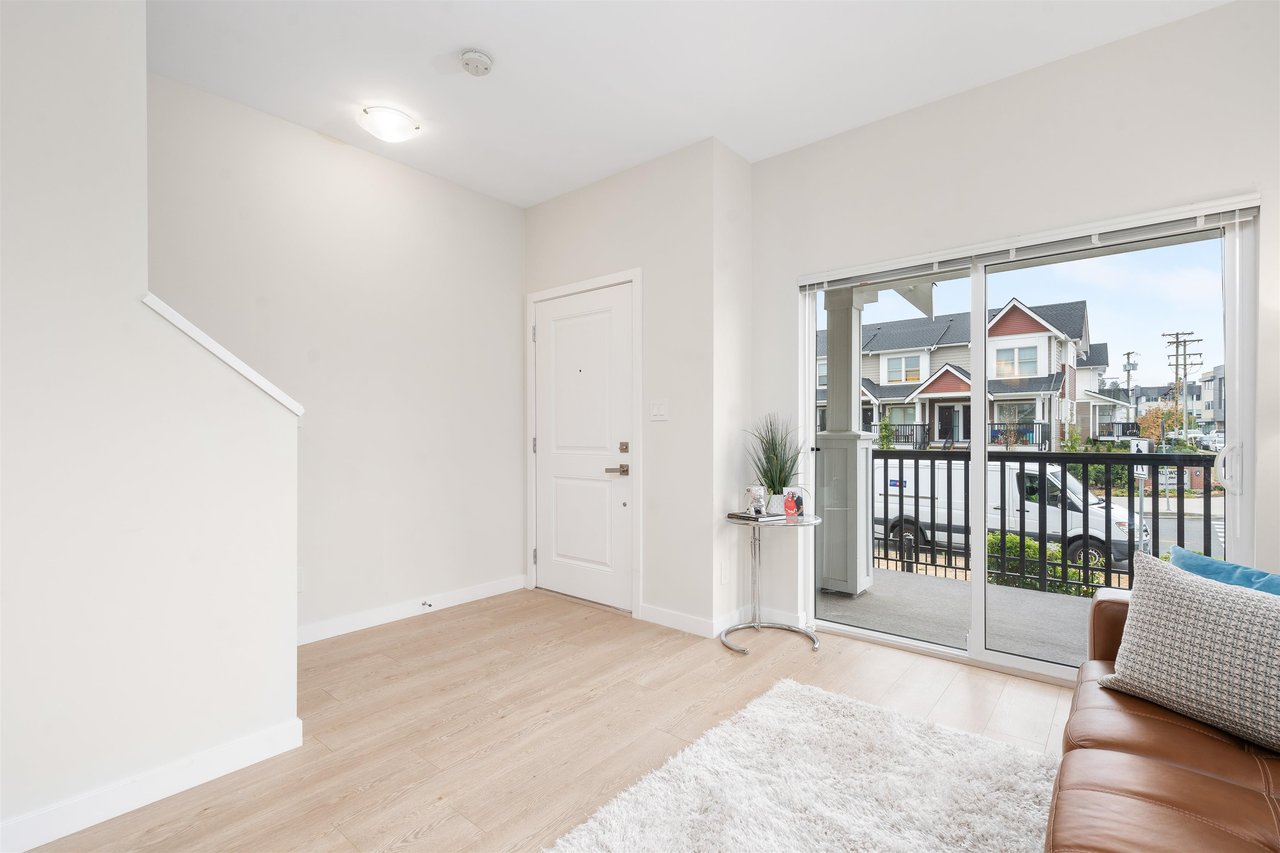 2-32633 Simon Ave