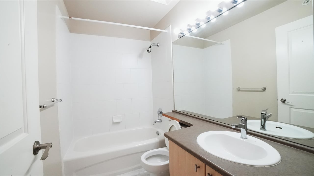 117-9229 University Cres
