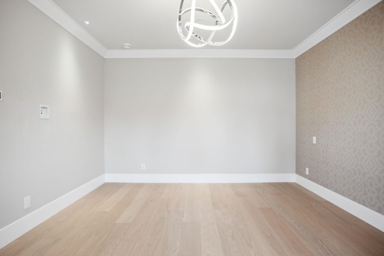 2795 W 37th Ave