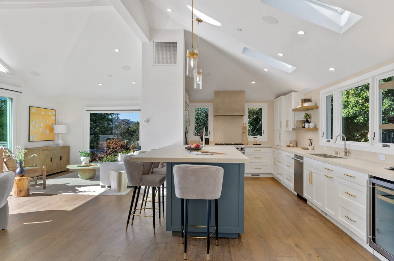 Exceptional Contemporary Renovation