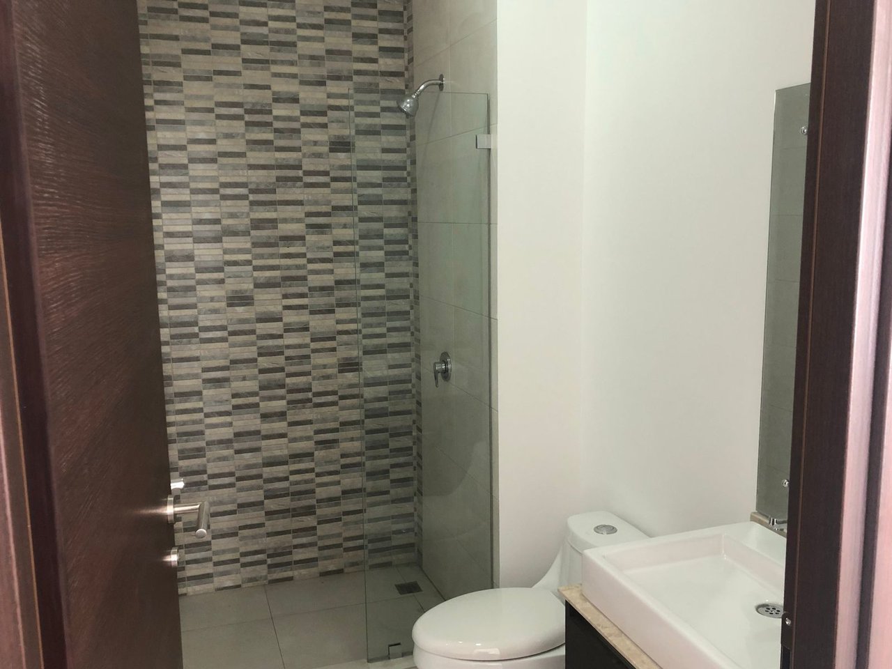 Modern Poolside Terrace Condo, Heredia