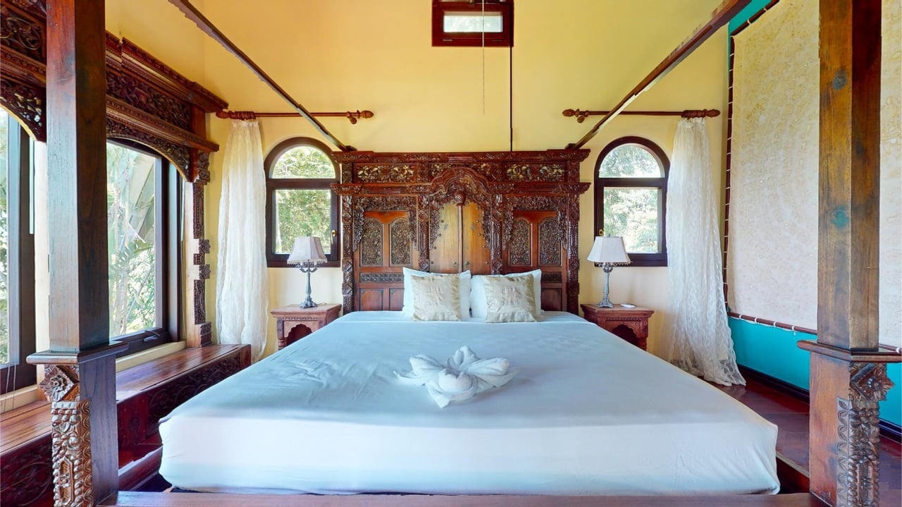 Colonial Oceanfront Estate, Dominical, Puntarenas