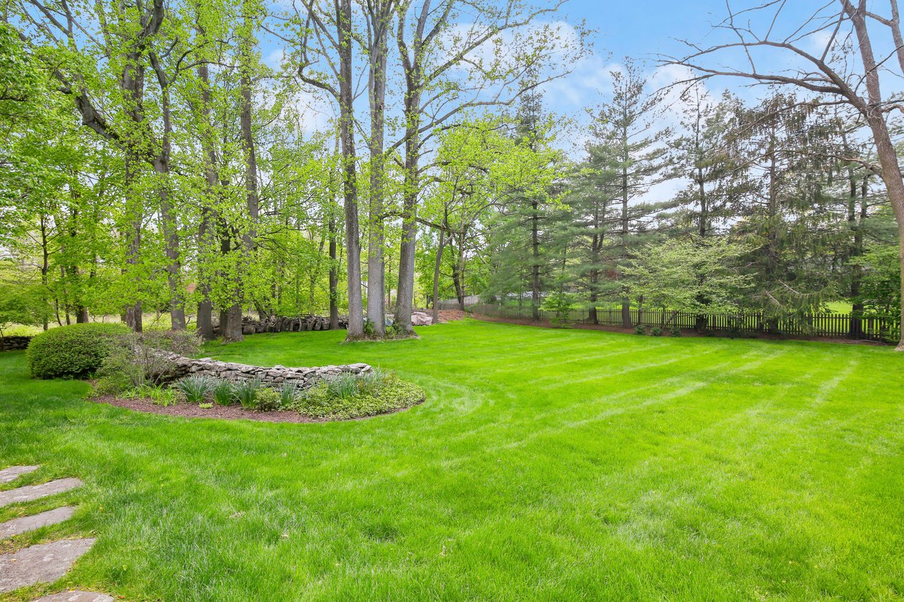 365 Greens Farms Road