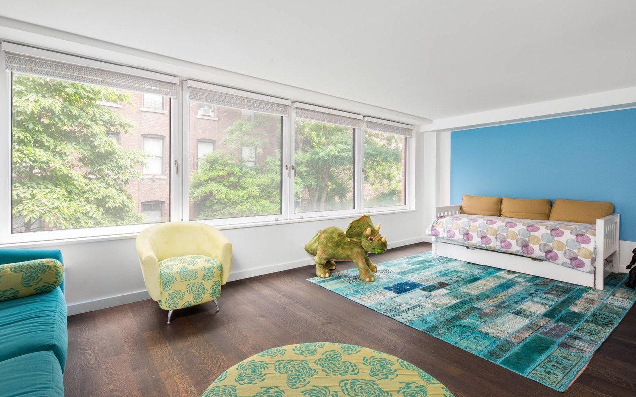 233 West 20th St