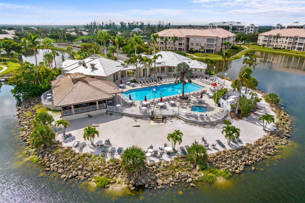 Lexington Carriage Home , 8813 Stockbridge Drive Fort Myers FL
