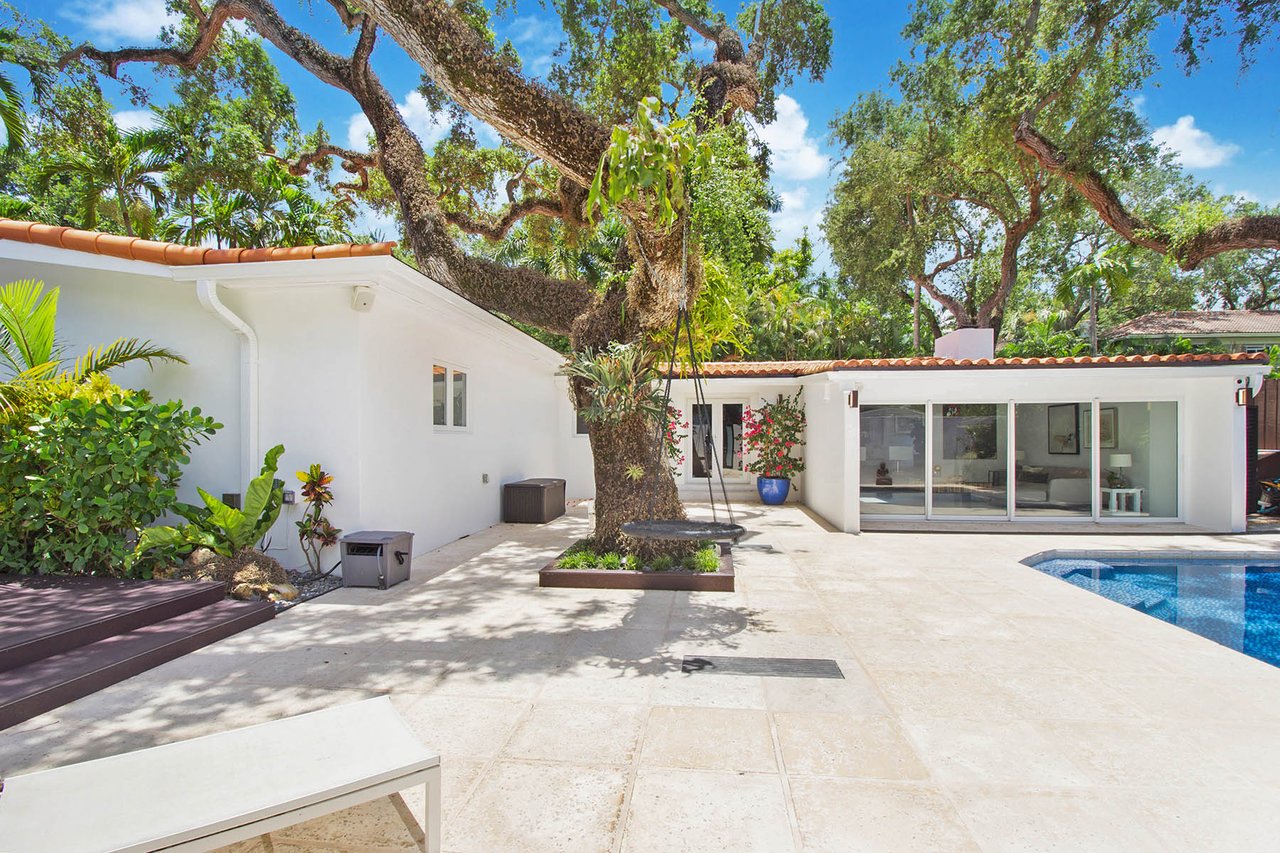 3220 Calusa Street