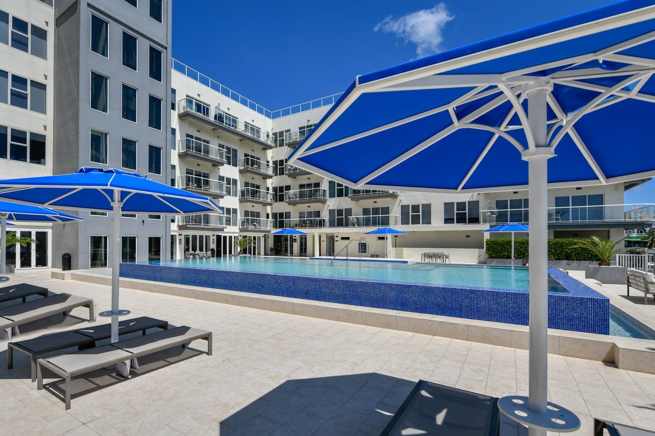Harbour House 602 S
