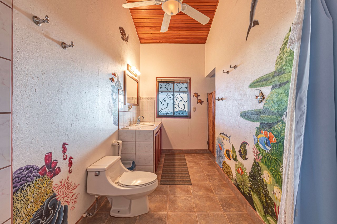 Casa De La Rosa, 3 Bedroom Ocean View Home in Lagunas!