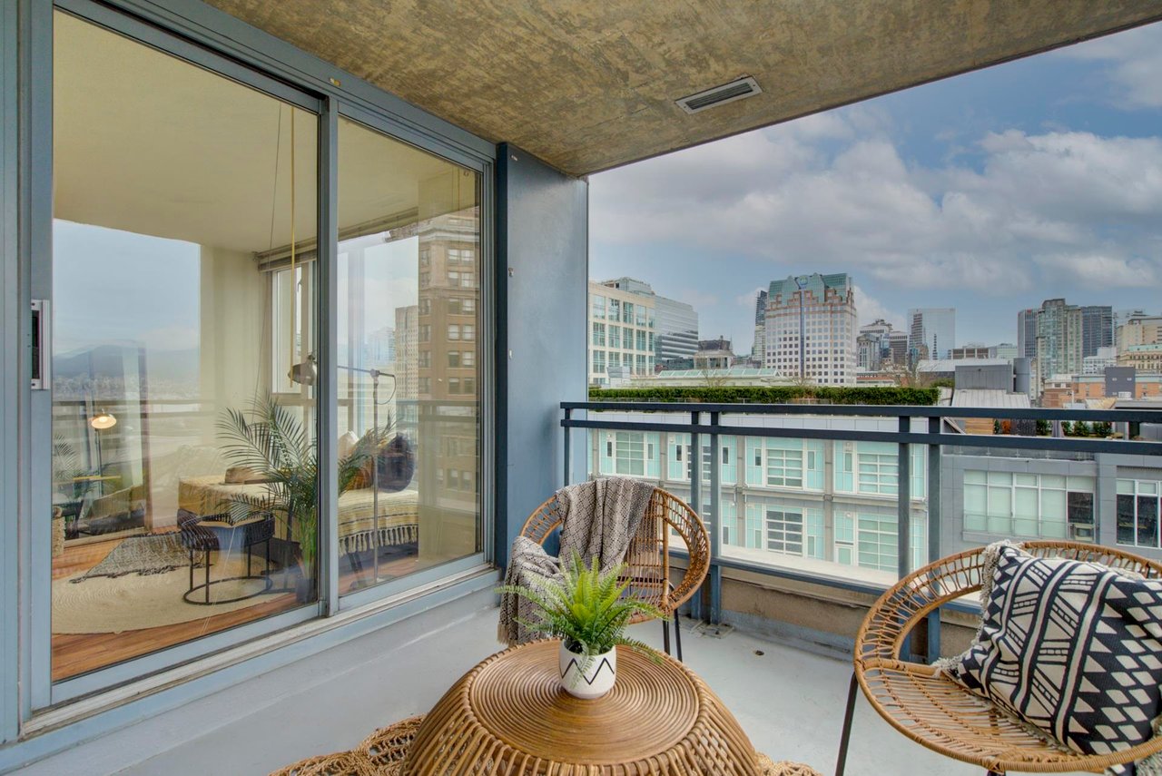 1302-183 Keefer Pl